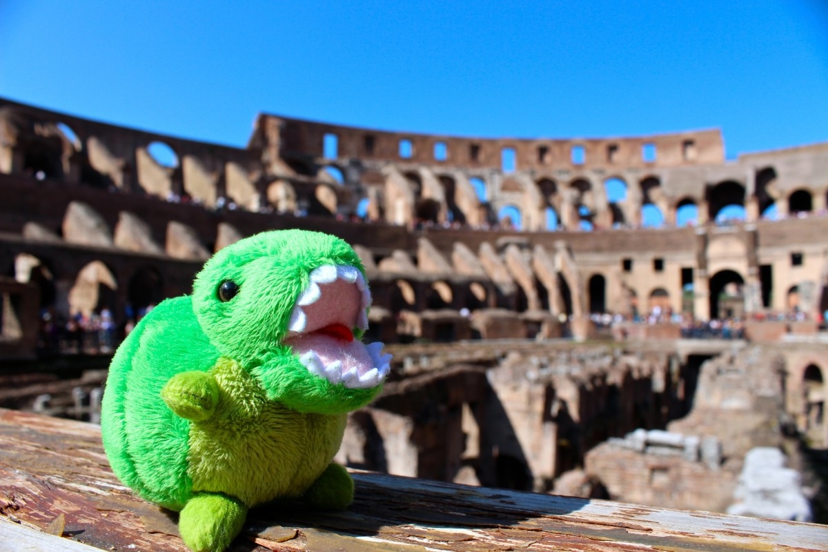 KEY-REX THE (TERRIFYING) GLADIATOR VISITS THE COLOSSEUM