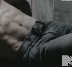 So I was watching this episode again and I just noticed how freaking amazing Derek’s belt is.    Just the belt? Nothing else in this gif thats worth any mentioning? nothing Nope? okay    Reblogging cause…damn 