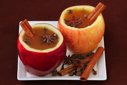 itsaboutwhatyouredoing:  DIY APPLE CIDER CUPS What you will need:Paring KnifeLarge Spoon or Melon BallerLarge ApplesLemon JuiceApple Cider Garnish Options: Cinnamon sticks, whole cloves, allspice, or star anise. Instructions:On a cutting board, begin
