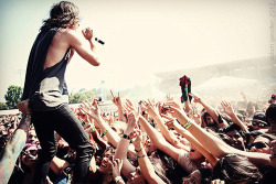 evelynhernandezyanez:  vic fuentes :3 