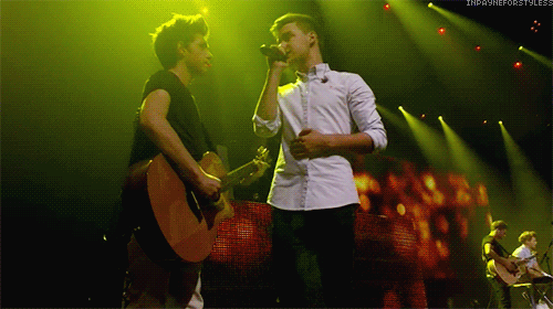 nialler-mania:  that-irish-mofo:  He’s got a guitar pick in his mouth and the fucking