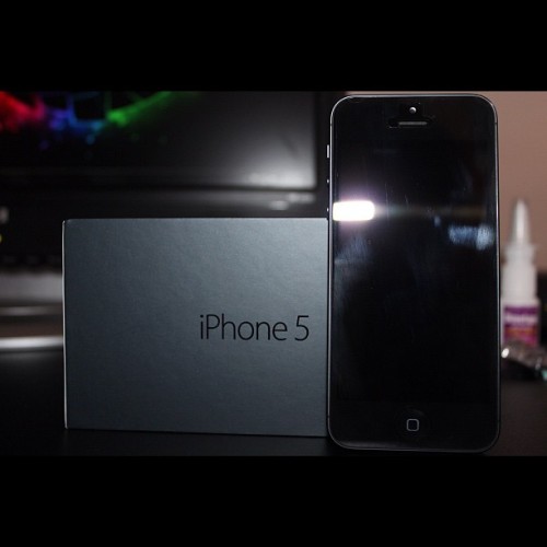 herpyderpyk:  #apple #iphone5 has finally arrived 😁😁😁 (Taken with Instagram at Home) 