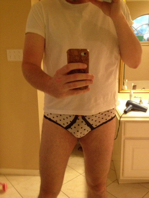 renard1117:  Portrait of a panty wearer - this is what 6’6” and 235 pounds looks like getting ready in the morning. Not all guys who wear panties are the little, unassuming wall flowers that many assume. Some of us you would never guess in everyday