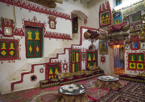 Details inside of an old house in Ghadames, Libya (by Eric Lafforgue).