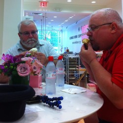 timeastbay:  drunkswede:  wooferstl:  there is no “neat” way to eat a cupcake (Taken with Instagram at Georgetown Cupcake)  Cupcakes eating cupcakes  Two über handsome men. Woofer and Tom.