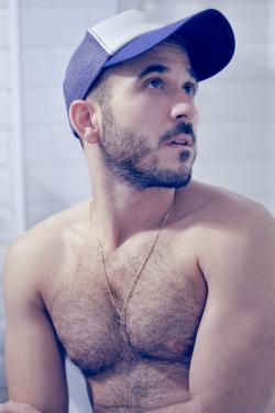 lcaruca:  hairy stud 