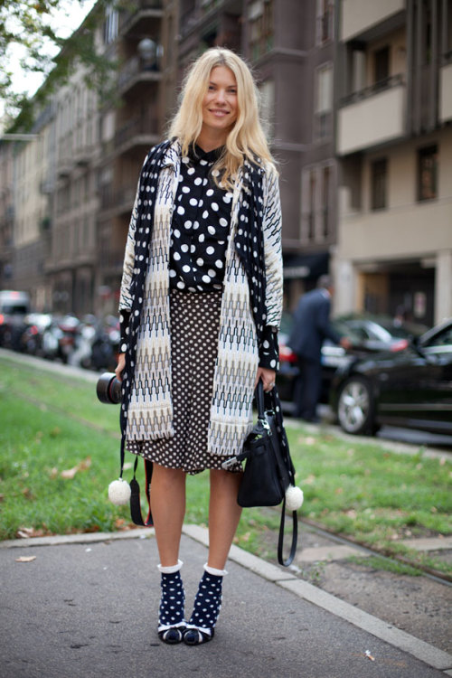 what-do-i-wear:  The jetsetting style set is off to the Milan Spring 2013 shows (image: harpersbazaar)