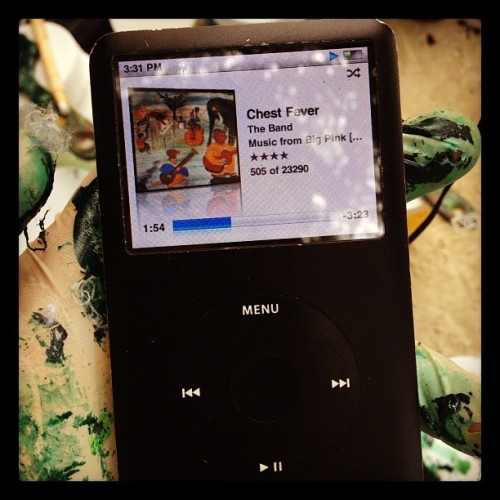 When it&rsquo;s time to work, no best partner than my best friend, my old 160GB iPod #theband #ipod 