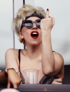 killtheillusion:  10.06.10 ☛ at a new york mets game 