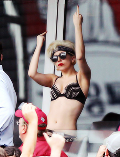 killtheillusion:  10.06.10 ☛ at a new york mets game 