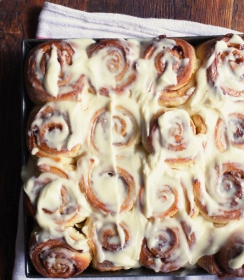 9bmcxesjay: Anyone else wondering how they got so much frosting?