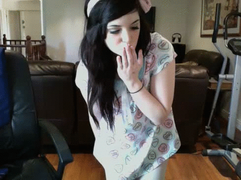 jaidenbatchler:  ebonydesu:  hi this is me  hi ur gorgeous 