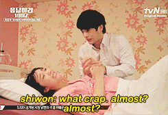 lookfar:  pandreos: shiwon blames everything on yoonjae for the pain she’s in while giving birth   This was hilarious.