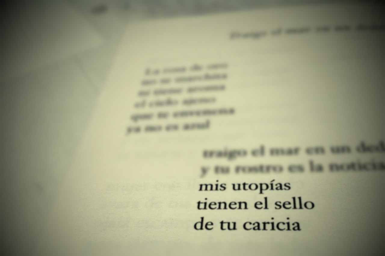 hachedesilencio:  Fragmento de Traigo el mar en un dedal, Mario Benedetti 