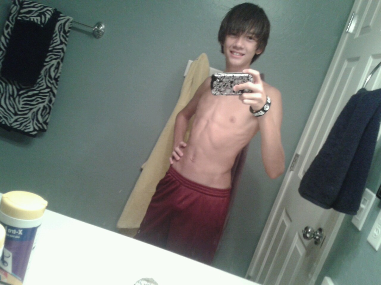 justnicnit:  Just took a shower after the football game :) 