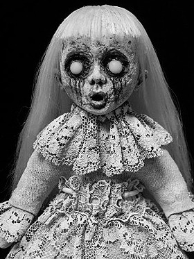 my-rotting-carcass:  Delightfully creepy art dolls by Shain Erin. 