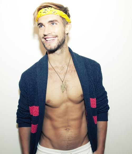 beautifulfuckingmen:  mattieekinz: MARRY ME &lt;3   ♞