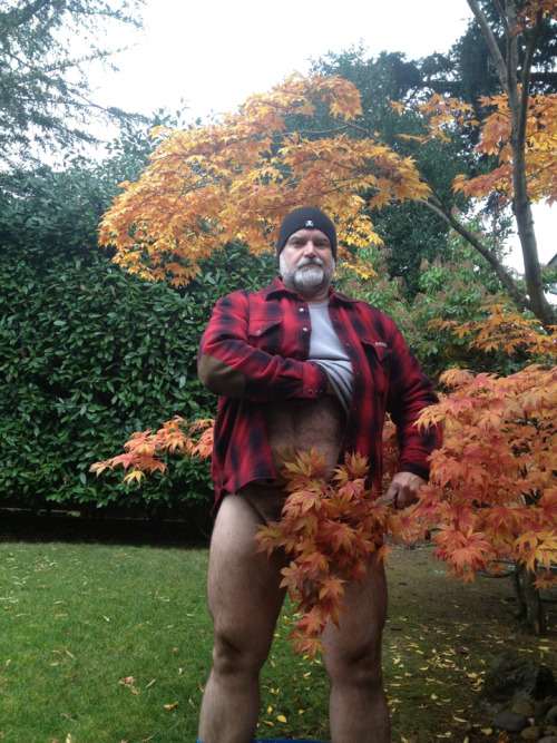 earthtogreg:  Welcome to autumn.  There’s adult photos