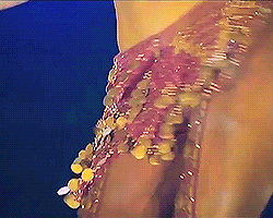 shakiranow:  Shakira Belly Dancing.  queen