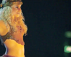 shakiranow:  Shakira Belly Dancing.  queen