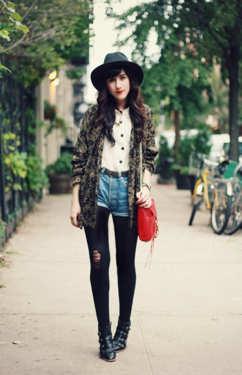 (via Flashes of Style: Outfit // Red &amp; Gold)