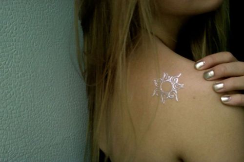 sobbinq:  ♡pale blog♡ promo? click here and then click on my description (legit. 100-200) 