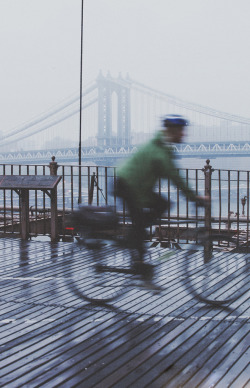 hellanne:  The rain. (by Moeys Photography)