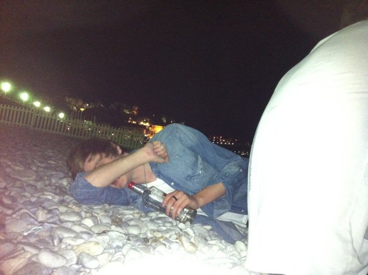 Omg guys once I got absolutely fucked off a big bottle of smirnoff ice when I was