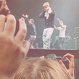 aestheticbieber:  Justin Bieber Soundcheck Dancing to Usher March 16th 2011 London