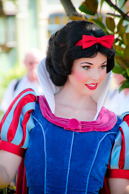 everydaydisneyfairytale:  Snow White by abelle2 on Flickr.