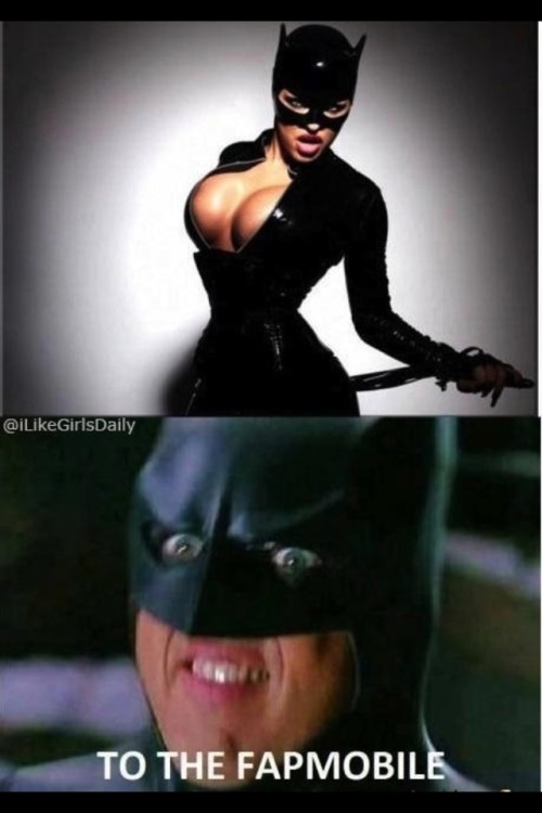 bigponyhq:  Batman caliente  