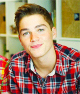 doubletheharries:  Jack, you’re an idiot.   So to cute