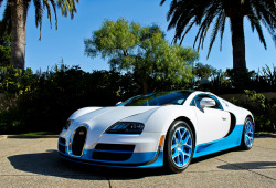 automotivated:  Bugatti Veyron Vitesse (by Countach fan) 