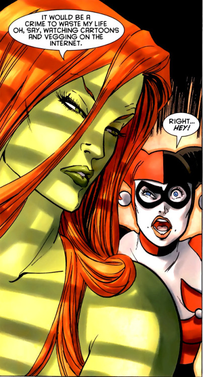 thesouffleegirl:  mikeymalarkey:  Gotham City Sirens #9  HARLEY IS ONE OF US