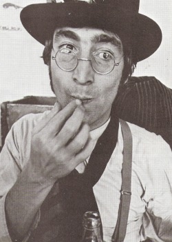 thateventuality:  Scans - A fish and chips break during the filming of “Magical Mystery Tour” Photos: Apple 