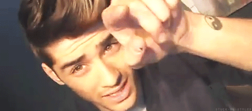 jaesama:  stuck-on-styles:  zayn doing whatever the fuck he wants. (x)  aww you preshh
