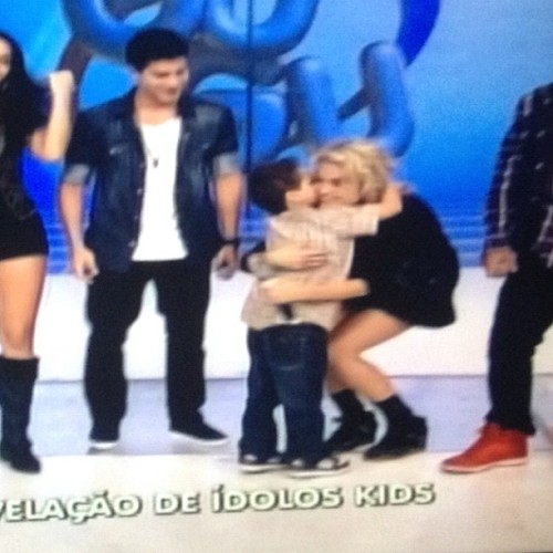 seiscoracoeseumsonho:  casalternura-luar:  A Lua que nem gosta de criança! (Publicado com o Instagram)  Arthur vendo todo fofo. 8_8 
