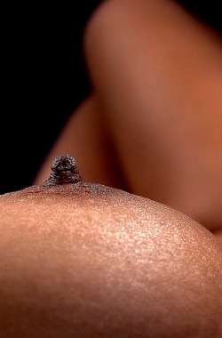 lovelydarknipples:  Raisin 