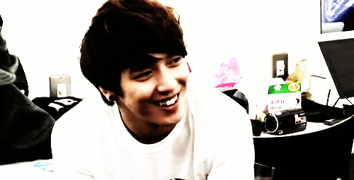 annixxelf:  19/endless photos & gifs of yonghwa’s cute laugh ♥ 