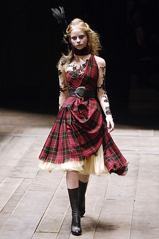 miscyetsy:  This collection was what first made me fall in love with McQueen. I would