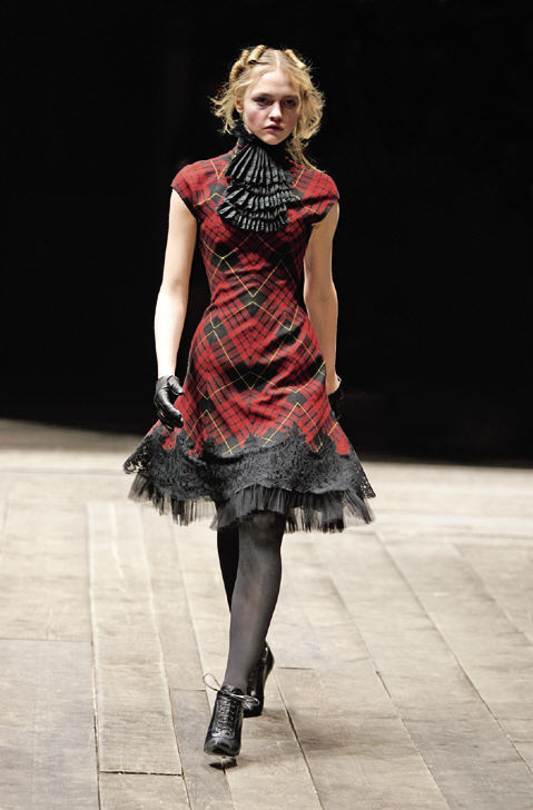 miscyetsy:  This collection was what first made me fall in love with McQueen. I would