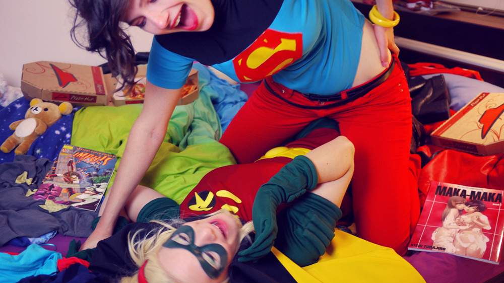glasmond-photography:  Kon-Elle and Stephanie hanging out. &lt;3 (Superbabe (Character