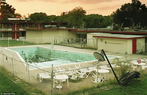 Porn photo krillionaires:Swimming pools at abandoned