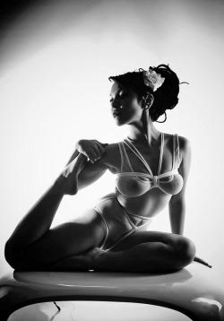 Flexible shibari model girlcrushpinktrickle:   nsfw | #pinkpix