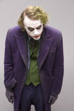 Great Promo Photos Of Heath Ledger As The Joker - News - Geektyrant