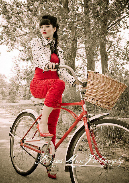 net-red:  Pin-up Shoot | Flickr – Compartilhamento de fotos! on We Heart It. weheartit.com/en