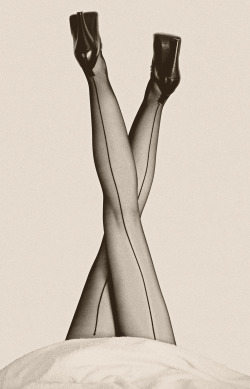 20th-century-man:  Legs… 