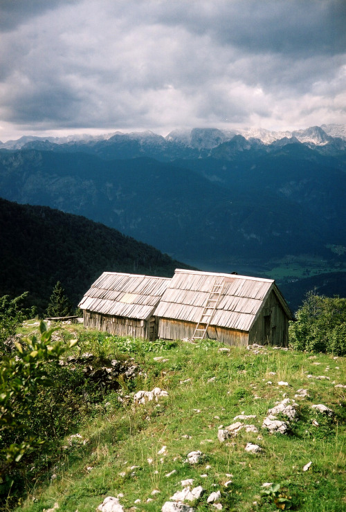 cabinporn:  Črna Prst, Planina Osredki, Julian Alps, Slovenia Submitted by Ian Soroka