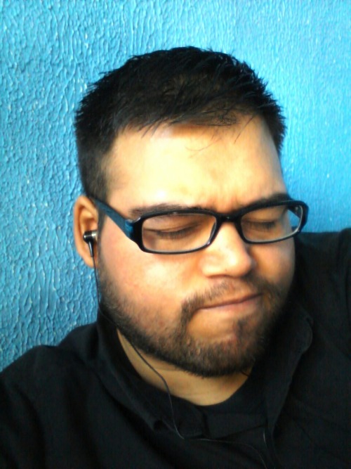alexsannin:  Yeeey lentes nuevos!!! – View on Path.