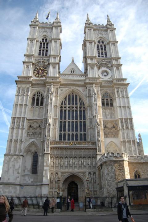 Places to visit - Churches - Westminster Abbey, LondonThe site of Westminster Abbey was founded in 9